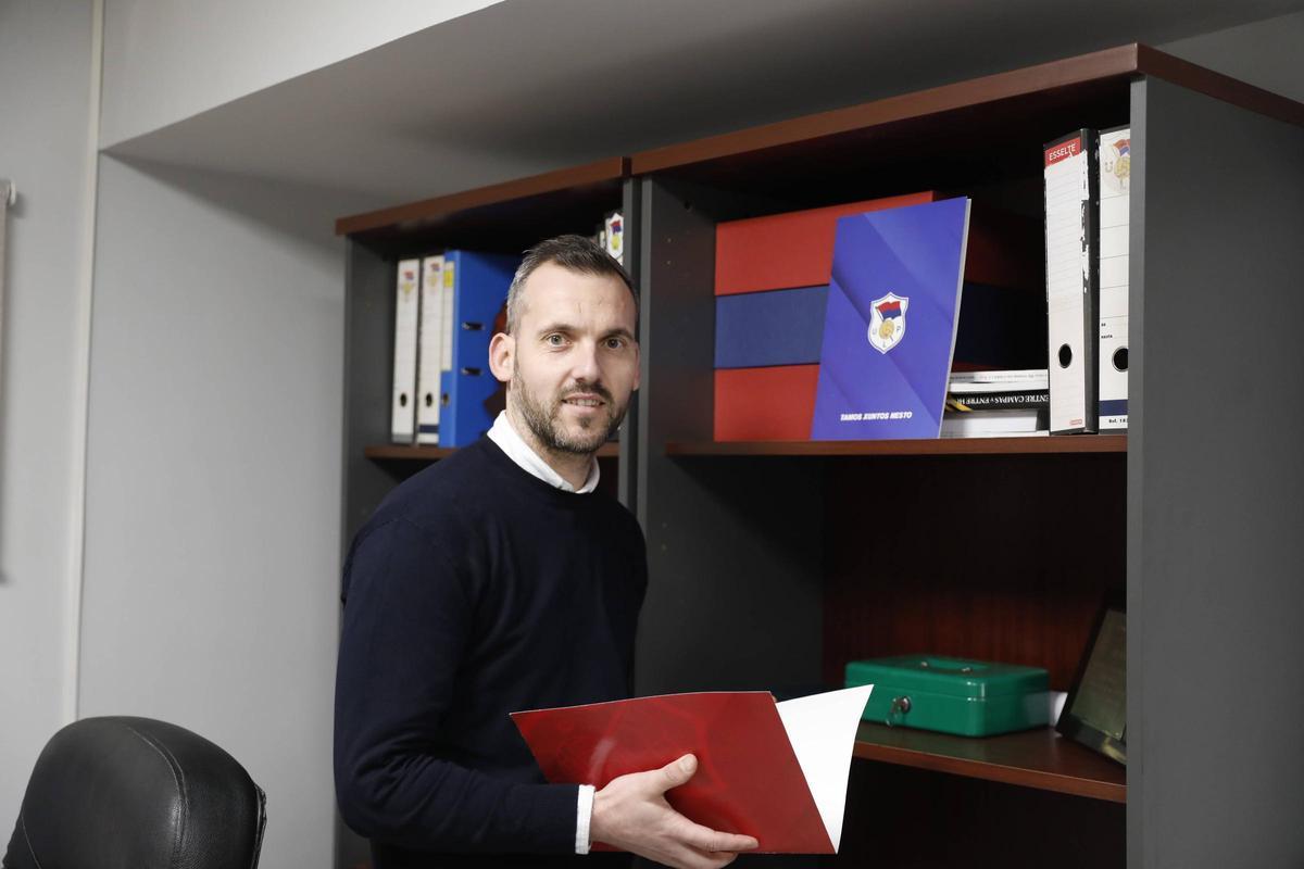 Adrián Torre, esta mañana, en su despacho de Ganzábal