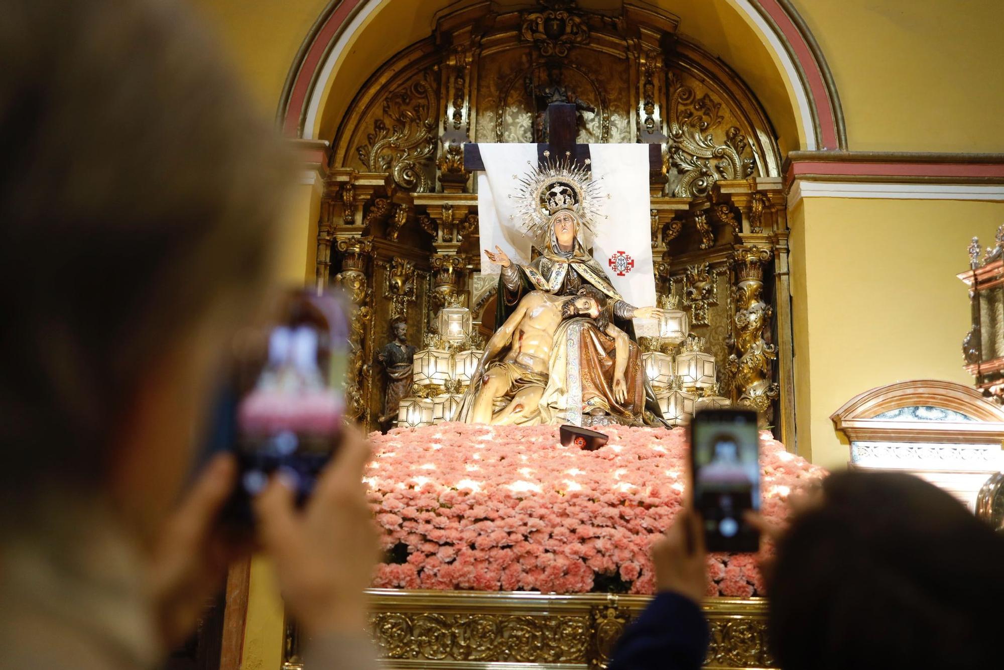 En imágenes | Procesiones del Sábado Santo en Zaragoza