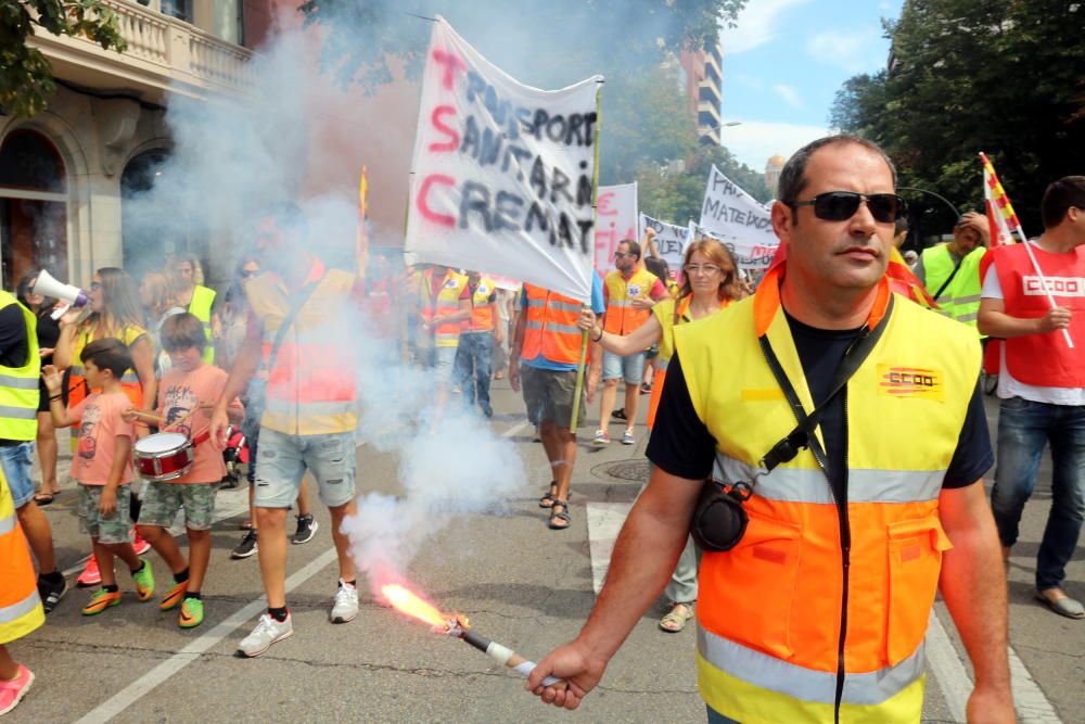 Manifestació dels treballadors de les ambulàncies de Girona