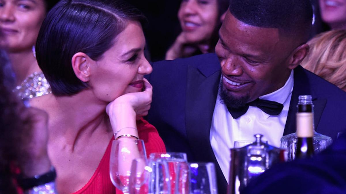 La mirada cómplice de Katie Holmes y Jamie Foxx en la pre fiesta de los Premios Grammy