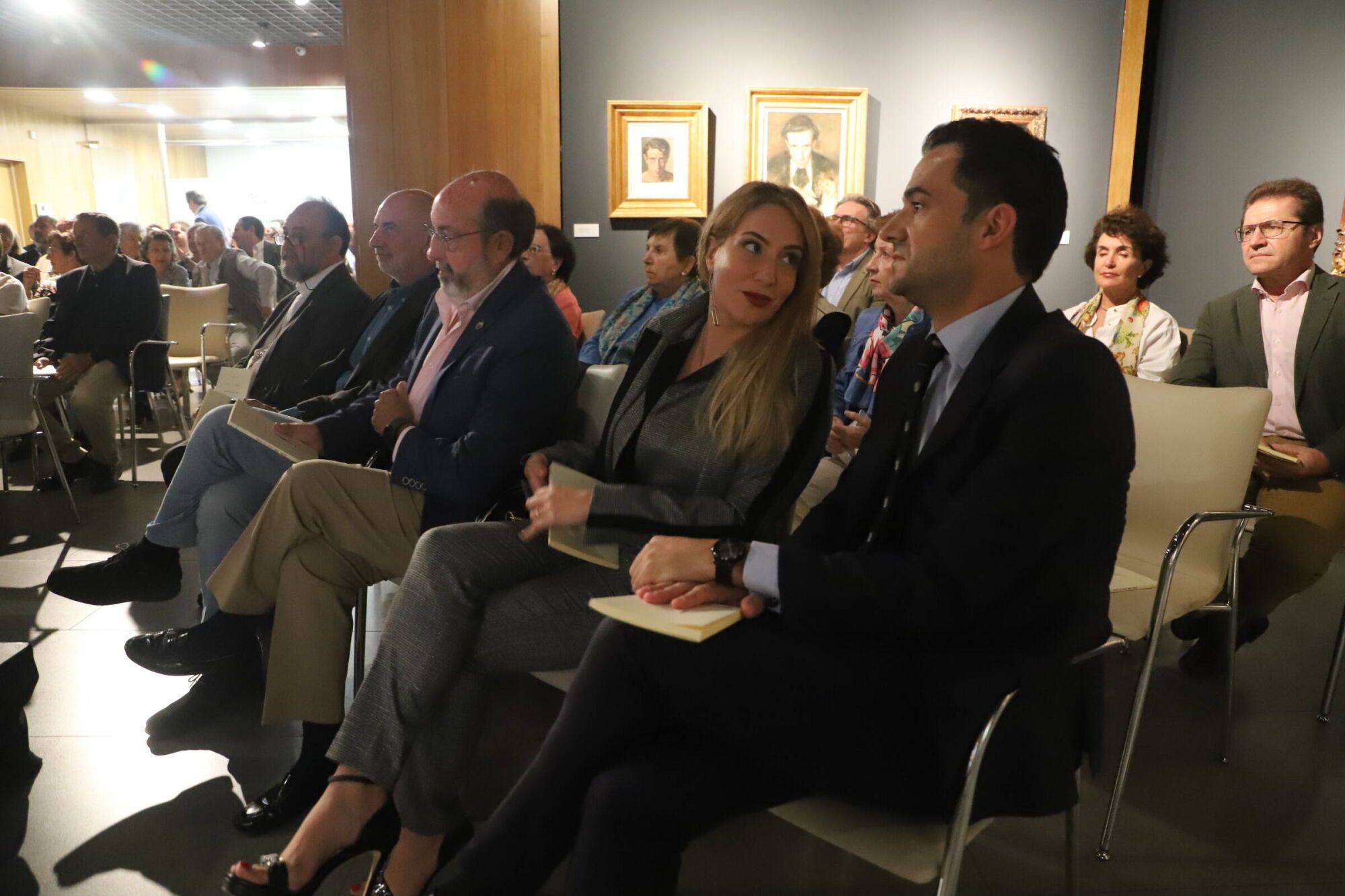 El acto celebrado en la sede de la Fundación Cajasol, contó con el periodista Carlos Herrera, como prologuista