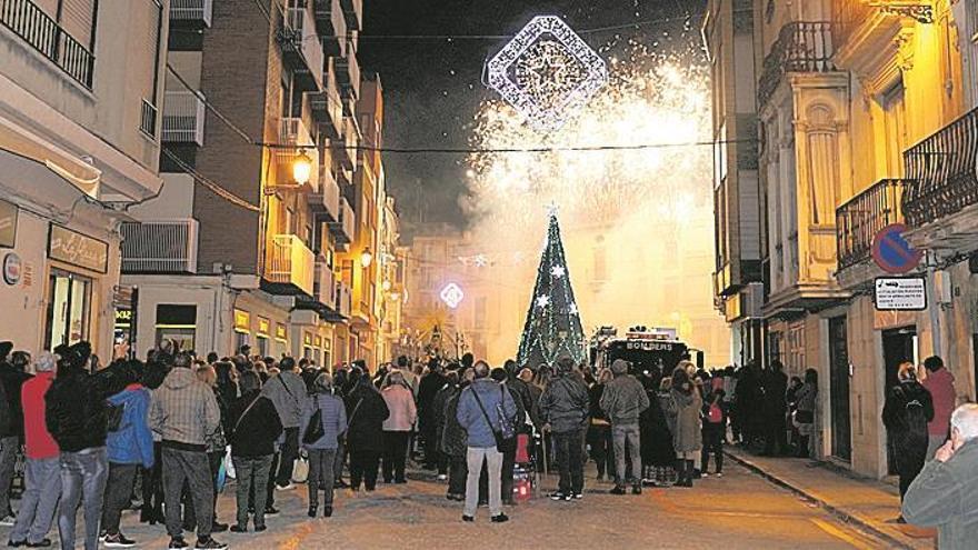 Procesión de la virgen del loreto y castillo de fuegos