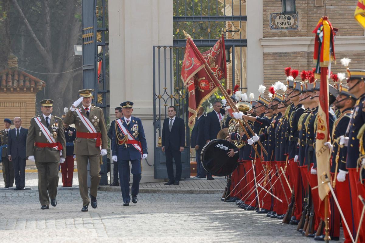 La princesa Leonor jura bandera