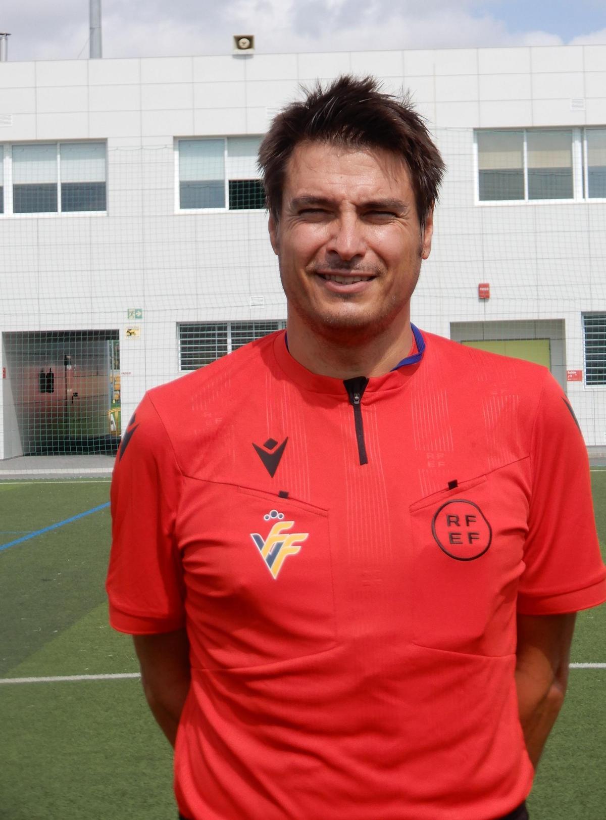 El árbitro Crespo Sotodosos.
