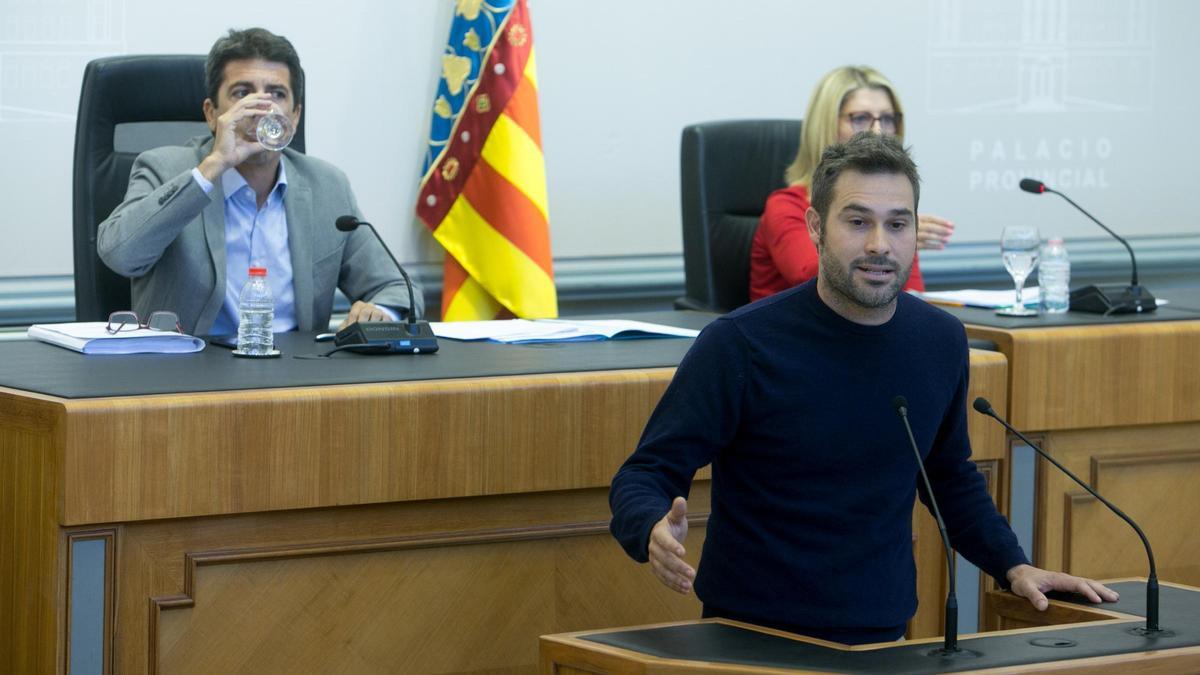 Gerard Fullana en un pleno de la Diputación.