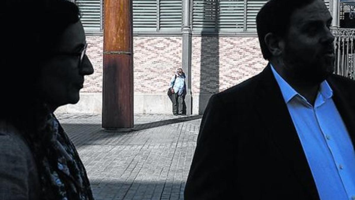 Marta Rovira y Oriol Junqueras, ayer ante el Born.