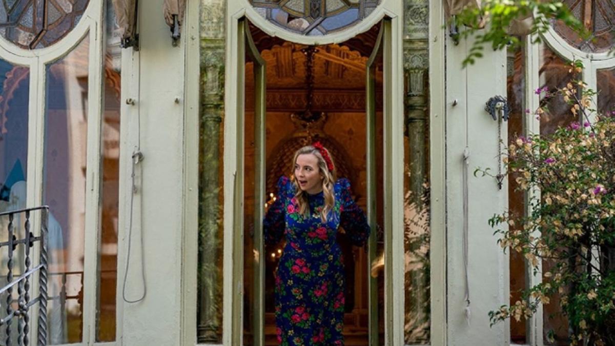 El fabuloso piso en el que se aloja Villanelle, protagonista de Killing Eve, en Barcelona está en Airbnb.