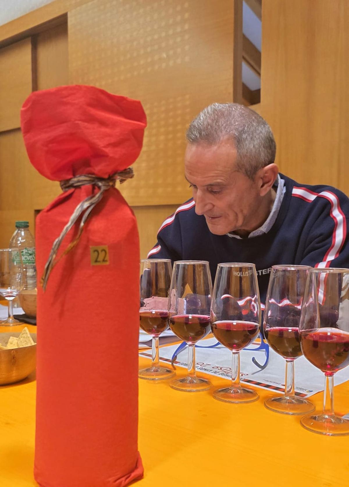 Fernando González durante la cata.