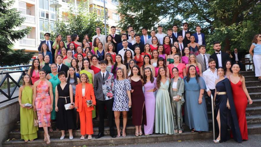 Alumnos del Grado de Primaria en su graduación.   | //FERNANDO. CASANOVA