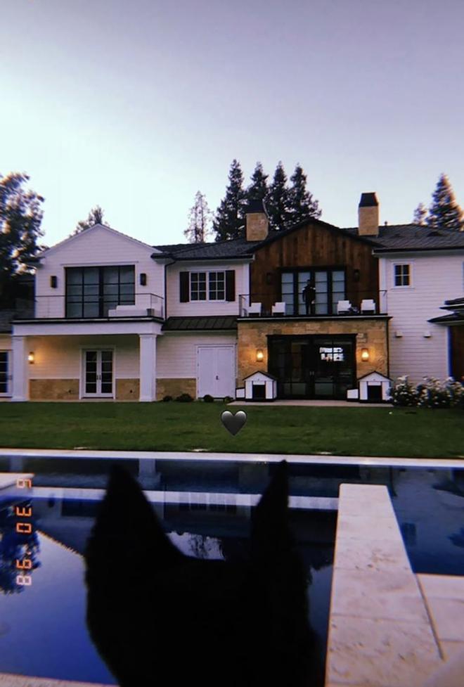 Foto de Bella Hadid en casa de The Weeknd