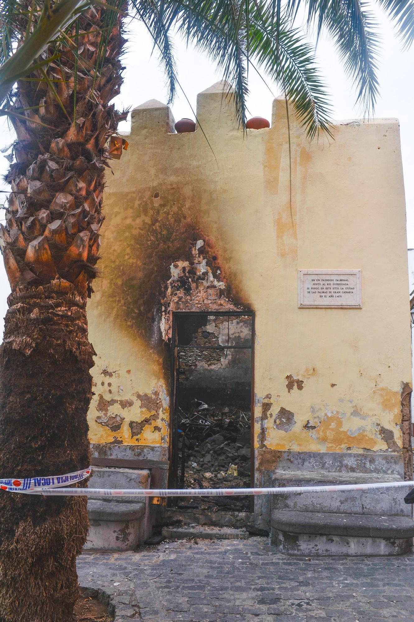 Casa antigua incendiada en Vegueta