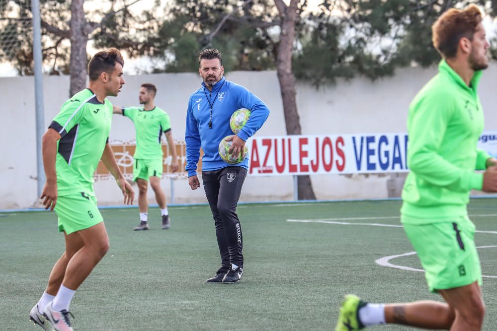 El nuevo técnico empieza a imponer su estilo y pide convencimiento para salir de los puestos de descenso