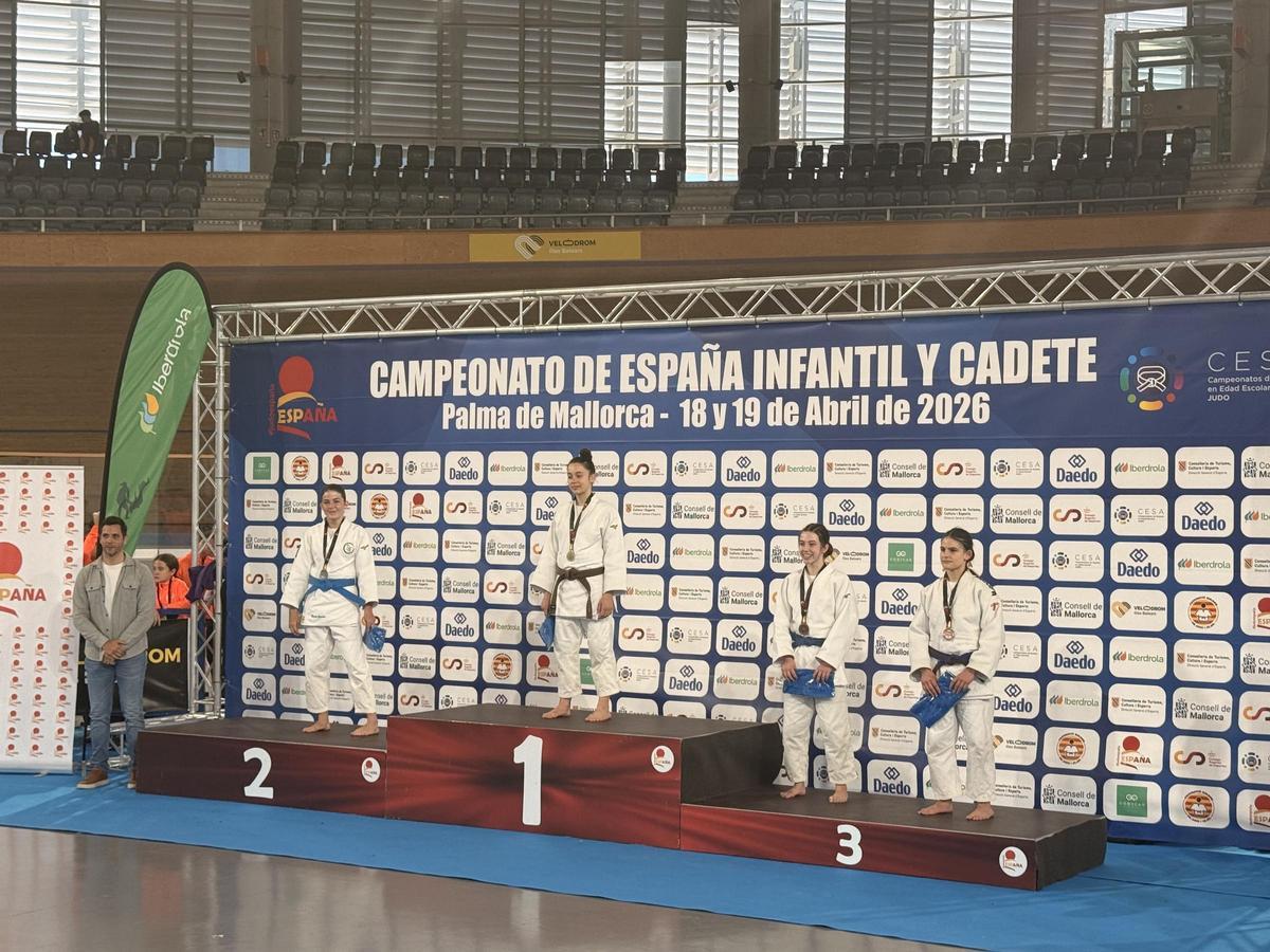 Imagen de María García en el podio del Campeonato de España