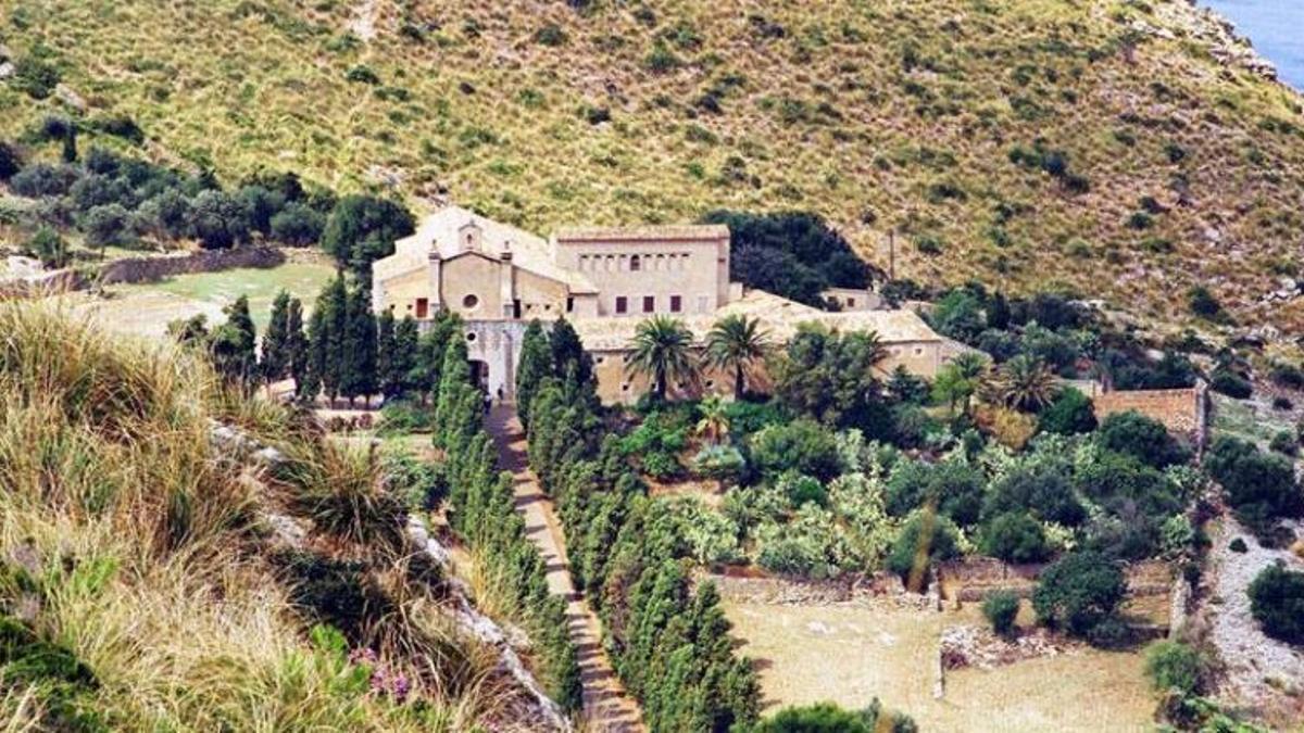 Die Ermita von Betlem liegt idyllisch in der Landschaft.