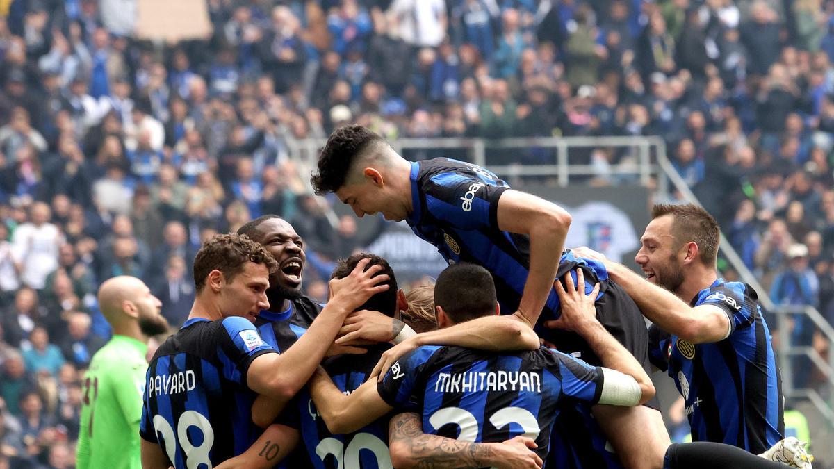 Los jugadores del Inter celebrando el primer tanto