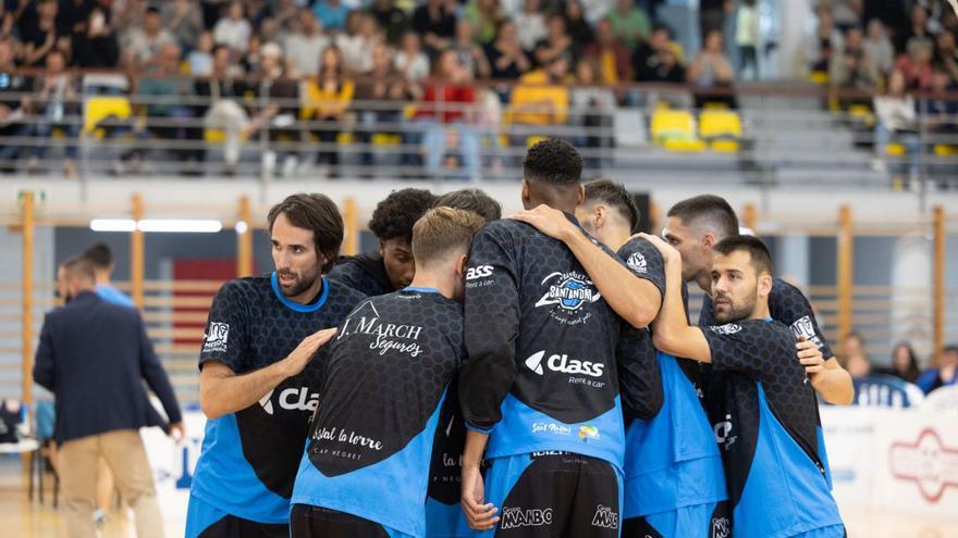 Los jugadores del Class Sant Antoni unidos en el anterior partido de octavos de final. | VICENT MARÍ