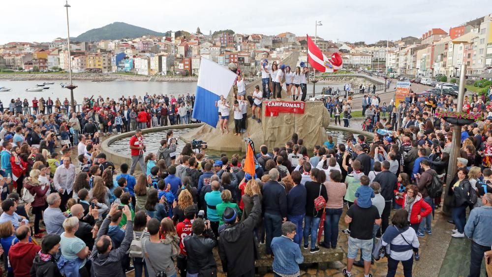 Las calles de la villa del Baixo Miño se llenan de felicidad para festejar la Liga del Mecalia Guardés