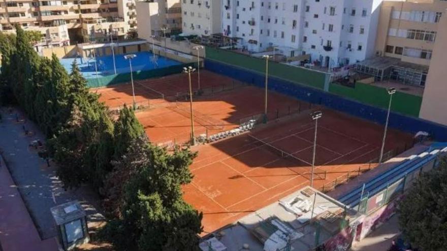 Instalaciones deportivas en las que se ubicará el Mercat Nou, al lado del Parque de la Paz.