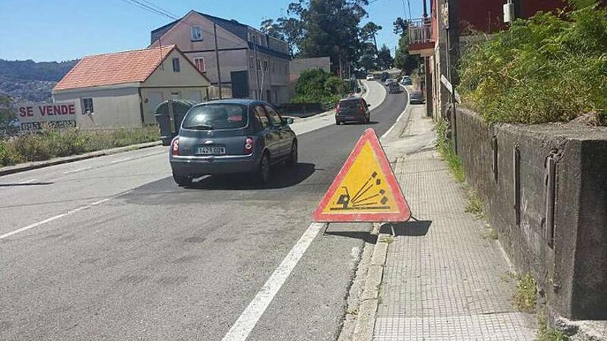 Polémicos trabajos de asfaltado de la PO-551 en Moaña.