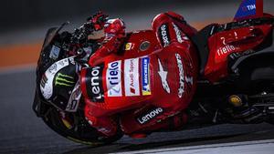 Pecco Bagnaia y su Ducati nº 1 siguió dominando, ayer, el último tes de la pretemporada.