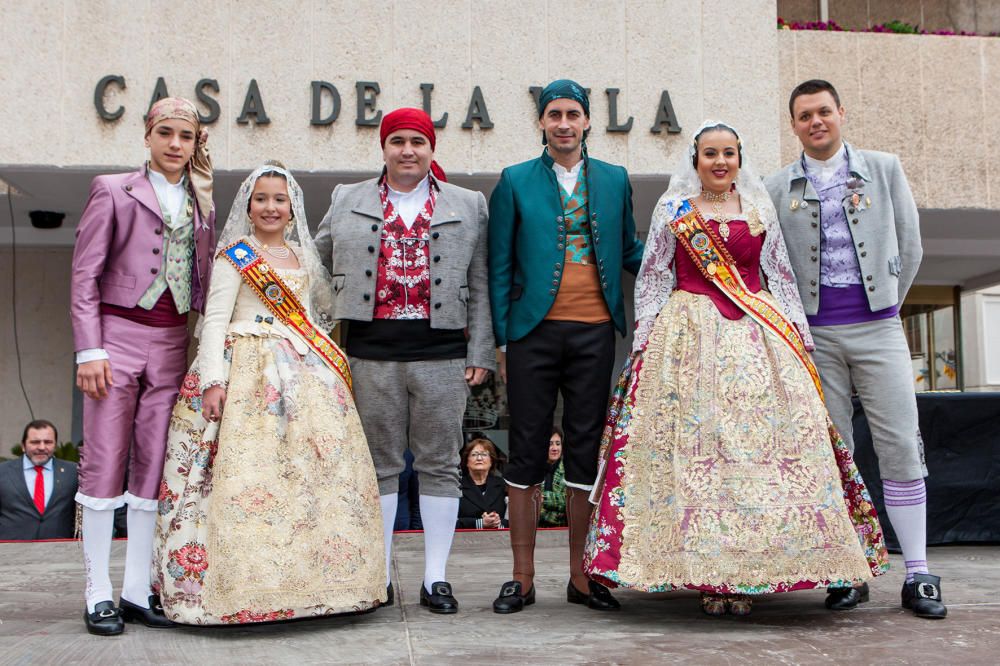 Las fallas de Mislata rinden homenaje a Nuestra Señora de los Ángeles