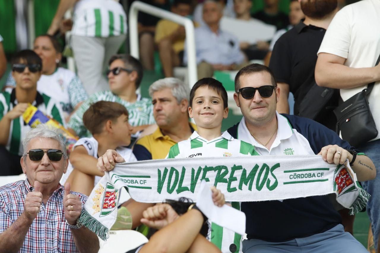Córdoba CF-Ponferradina | Las imágenes de la afición blanquiverde en el play off de ascenso