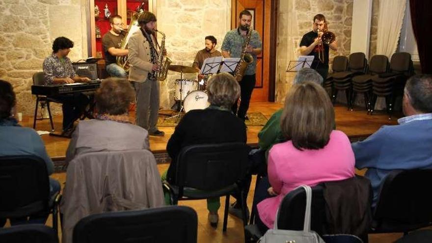 Música para oír y bailar en la Semana Cultural de Vista Alegre