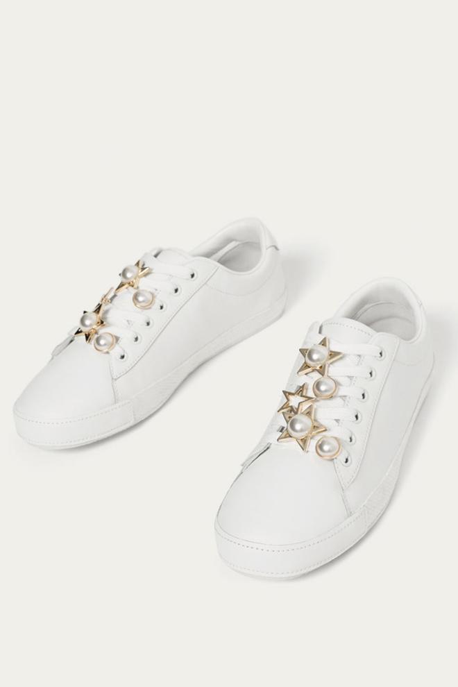 Zapatillas joya: con estrellas de Uterqüe