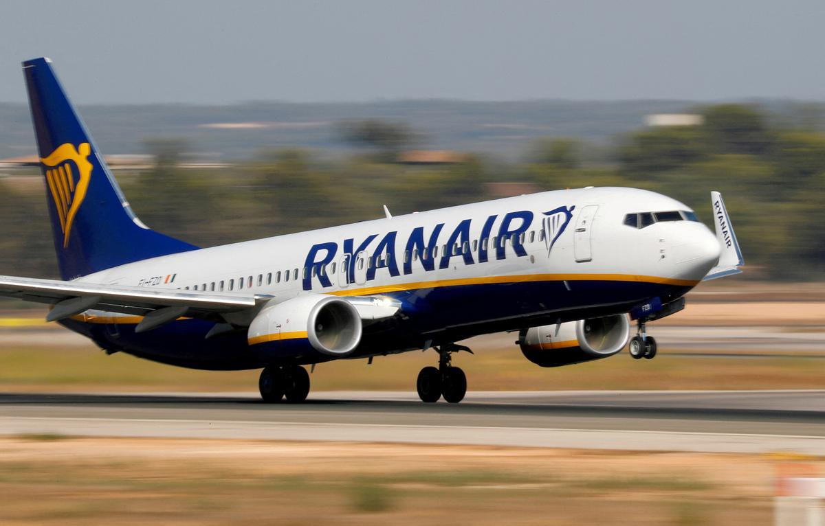 FILE PHOTO: A Ryanair Boeing 737 takes off at the airport in Palma de Mallorca