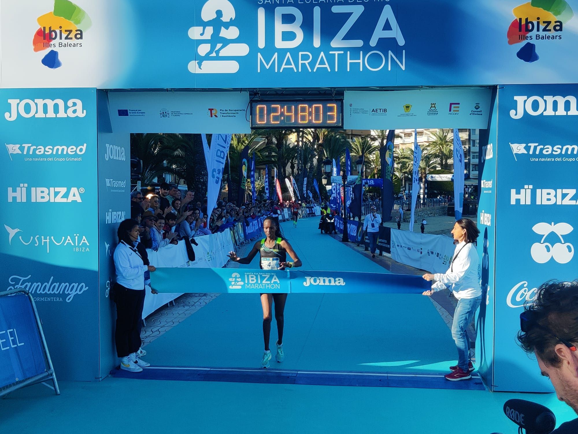 Búscate en nuestra galería de fotos del Santa Eulària Ibiza Marathon