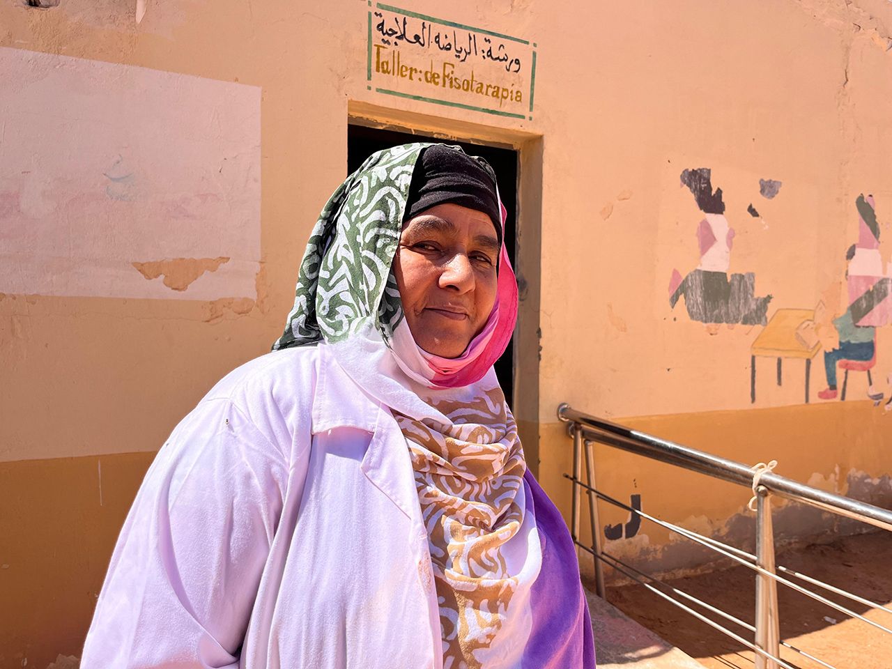 Mamía Brahim, directora del centro de educación especial de Auserd