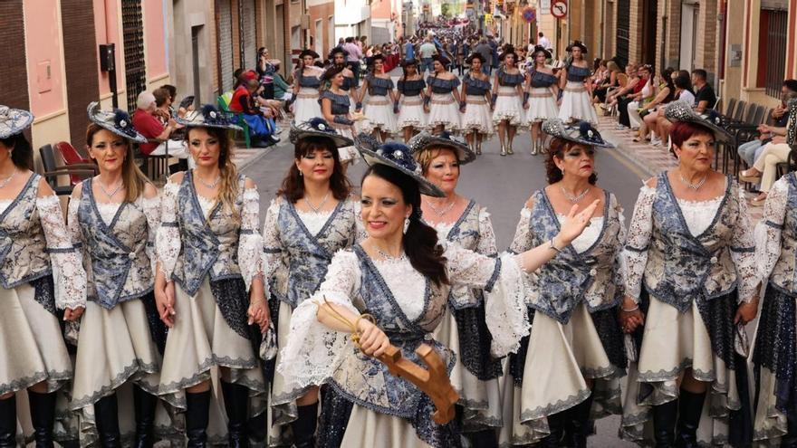 Castalla abre sus Moros y Cristianos con una Entrada histórica de fantasía y color