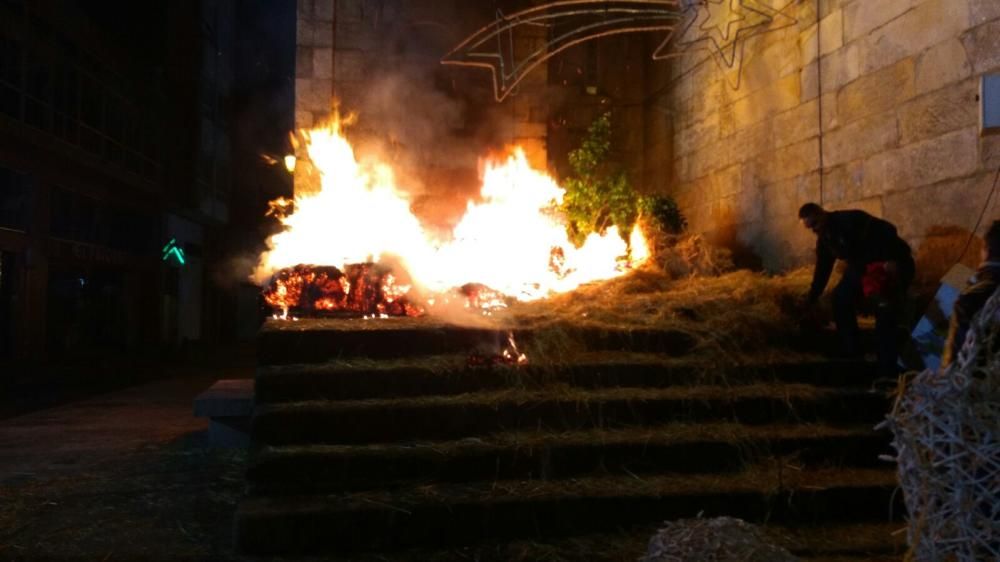 Arde el belén de Marín