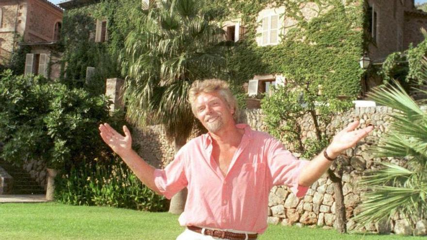 Branson es el único hotelero que pide castellano, inglés, alemán y catalán