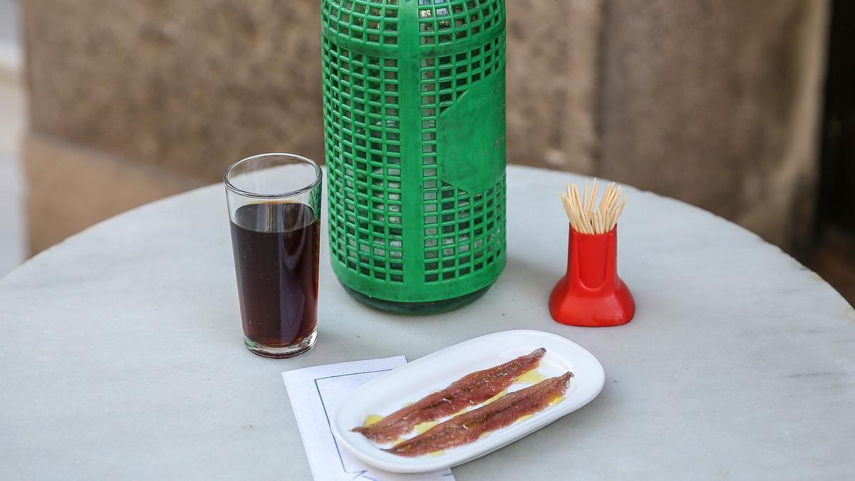 El vermut, con la anchoa del Cantábrico.