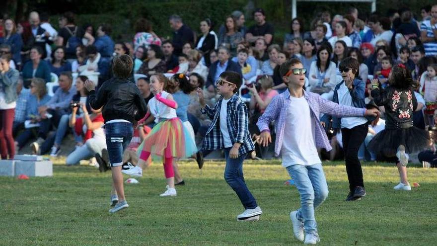 Un instante del festival de fin de curso de Nosa Señora de Lourdes, ayer. // Bernabé / Cris M.V.