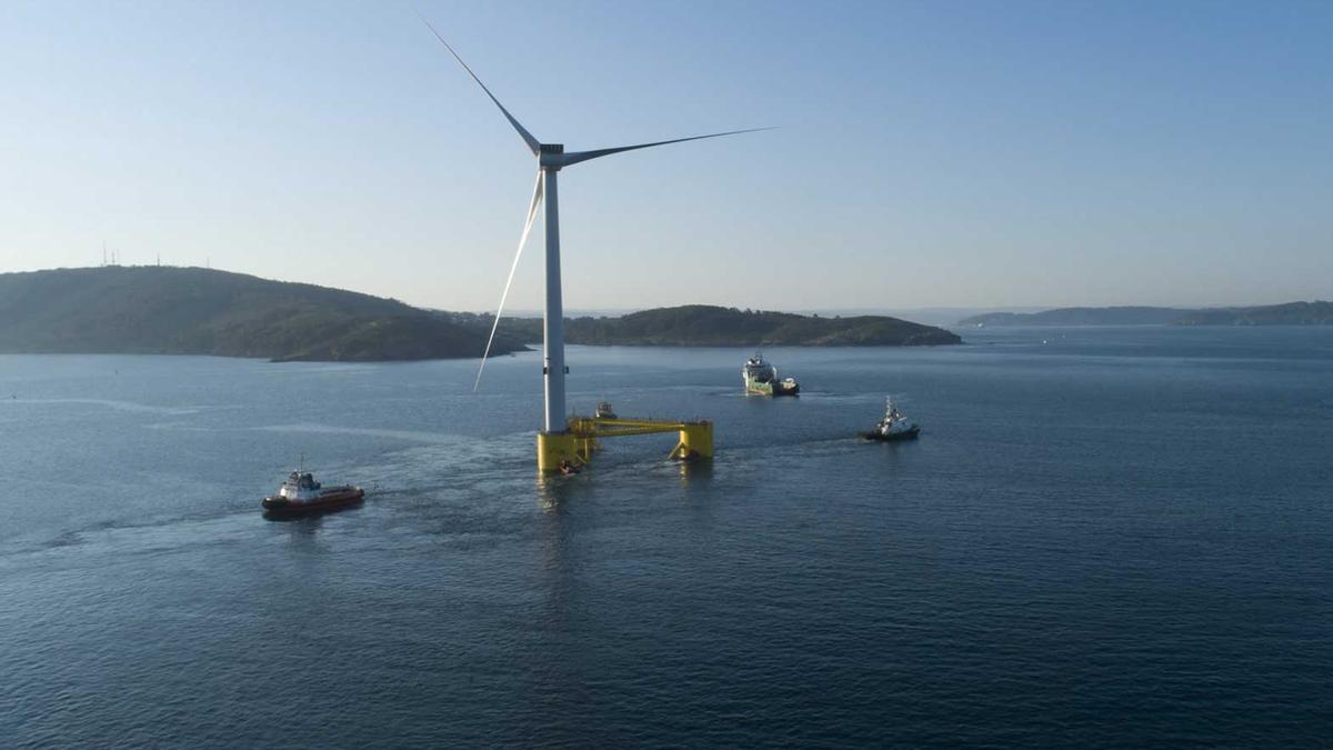 Uno de los tres molinos flotantes instalados frente a Viana do Castelo, en Portugal.