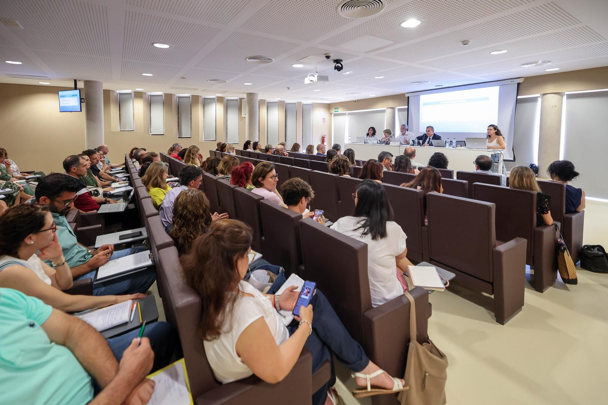 Galería: Imágenes de la reunión del conseller de Educación con los directores de los centros de Ibiza y Formentera