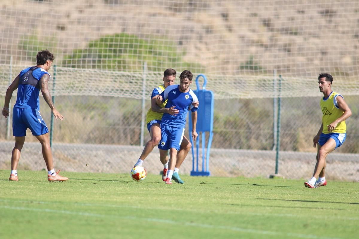 Los jugadores durante la última sesión de entrenamiento.