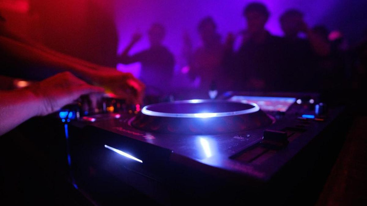 Imatge d'arxiu d'un DJ.
