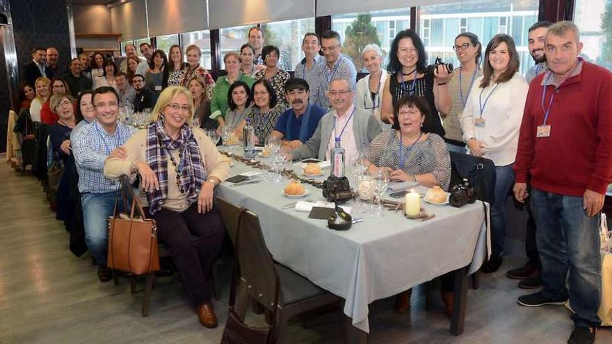 Los bloggers disfrutando de una degustación en El Cafetín. // Rafa Vázquez