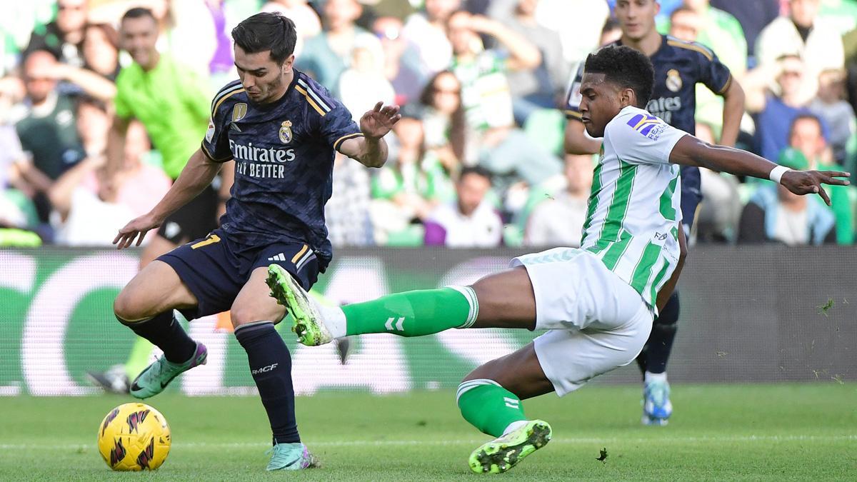 Una acción del Betis - Real Madrid de este sábado en el Benito Villamarín