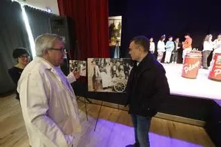 En imágenes: El barquillero Guillermo Pelayo explica su oficio al alumnado de Cancienes