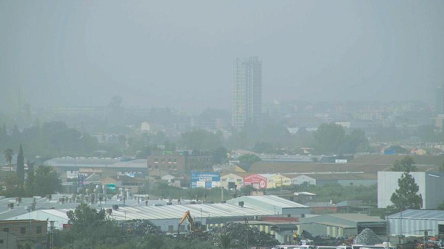 La entrada de polvo sahariano dispara los niveles de contaminación en Murcia