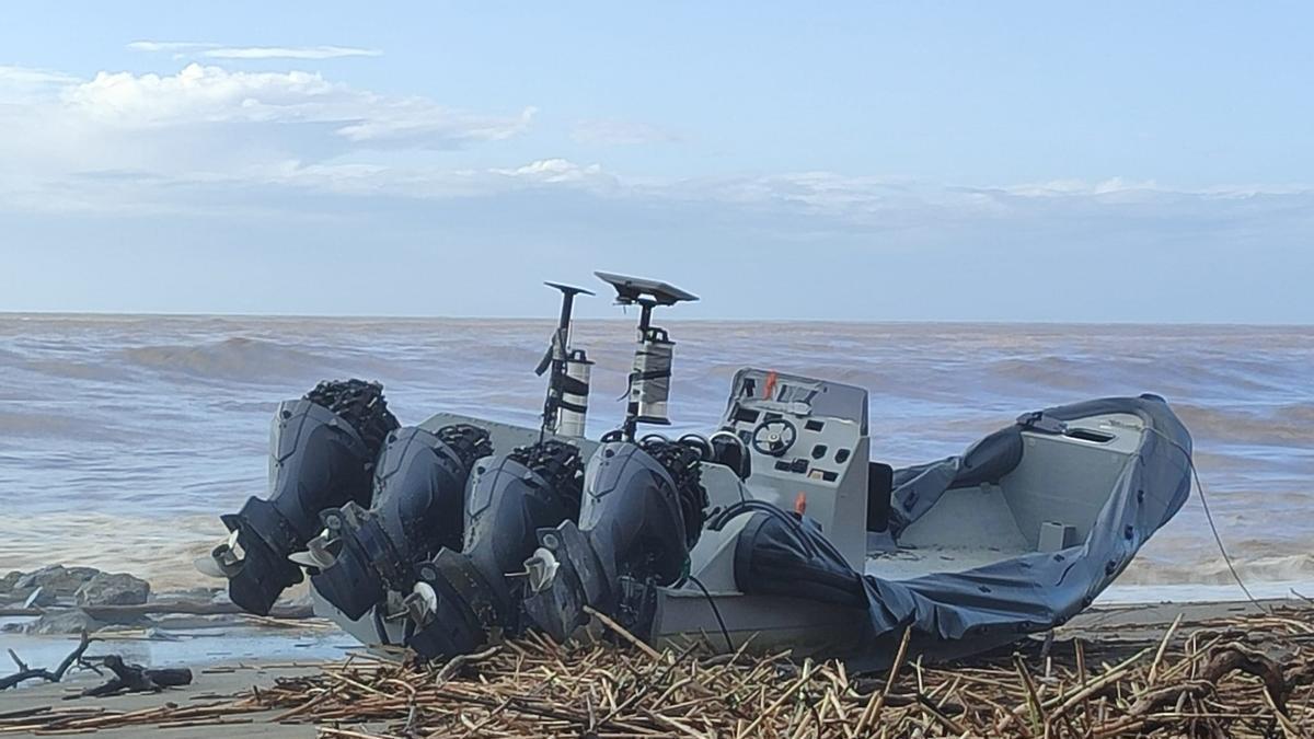 Narcolancha localizada en 2025 en la playa de Guadalmar