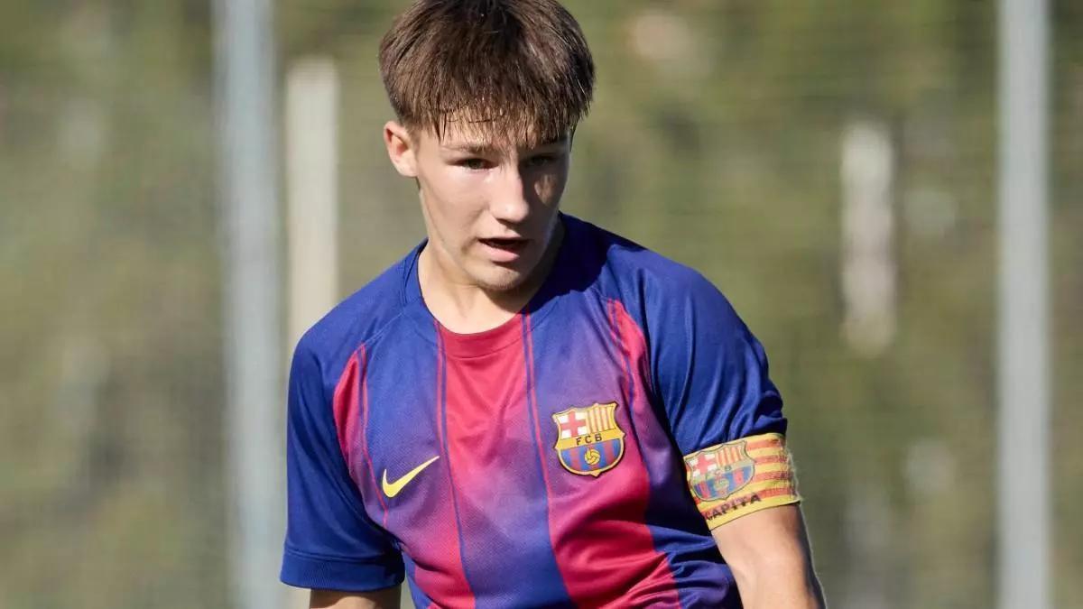 Hugo Garcés con la camiseta del FC Barcelona