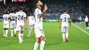 Brais Méndez celebra su gol ante el Salzburg