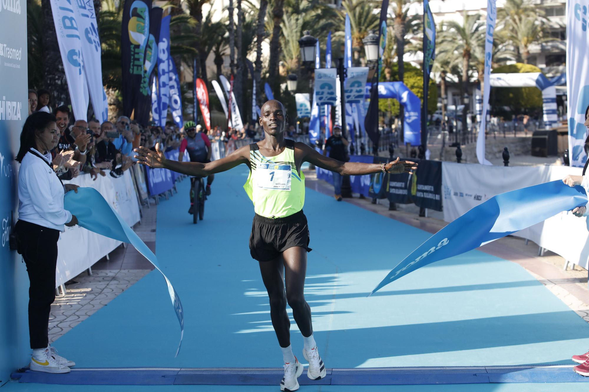 Búscate en nuestra galería de fotos del Santa Eulària Ibiza Marathon