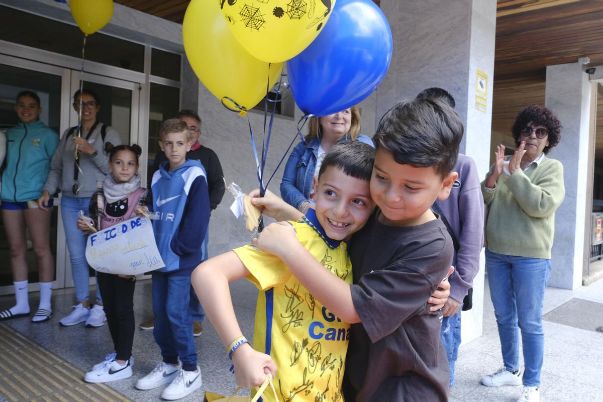 Elías, un niño grancanario de siete años, supera la leucemia Elías, un niño grancanario de siete años, supera la leucemia