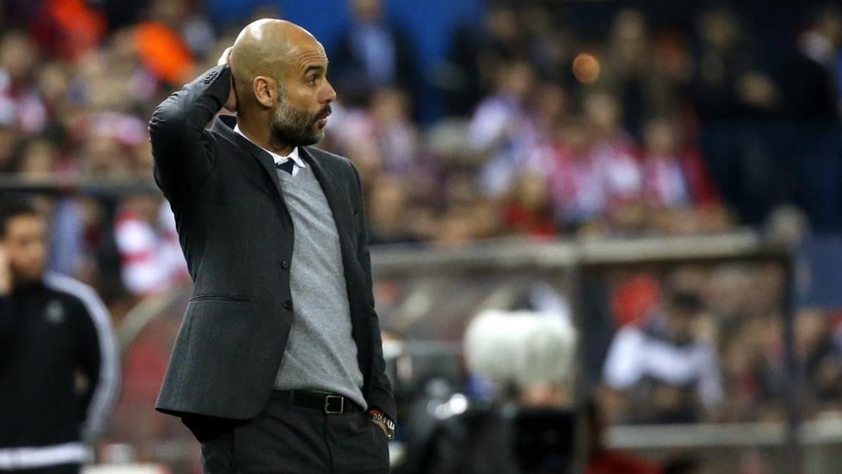 Guardiola durante el partido con el Atlético en el Calderón.